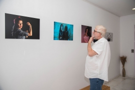 Вяра Антонова събра фотографи от няколко поколения в Дома на културата (ГАЛЕРИЯ)
